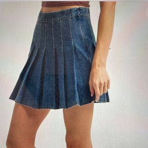 FULL TILT Pleat Denim Skirt, side zipper, hard pleats, flare skirt, size medium